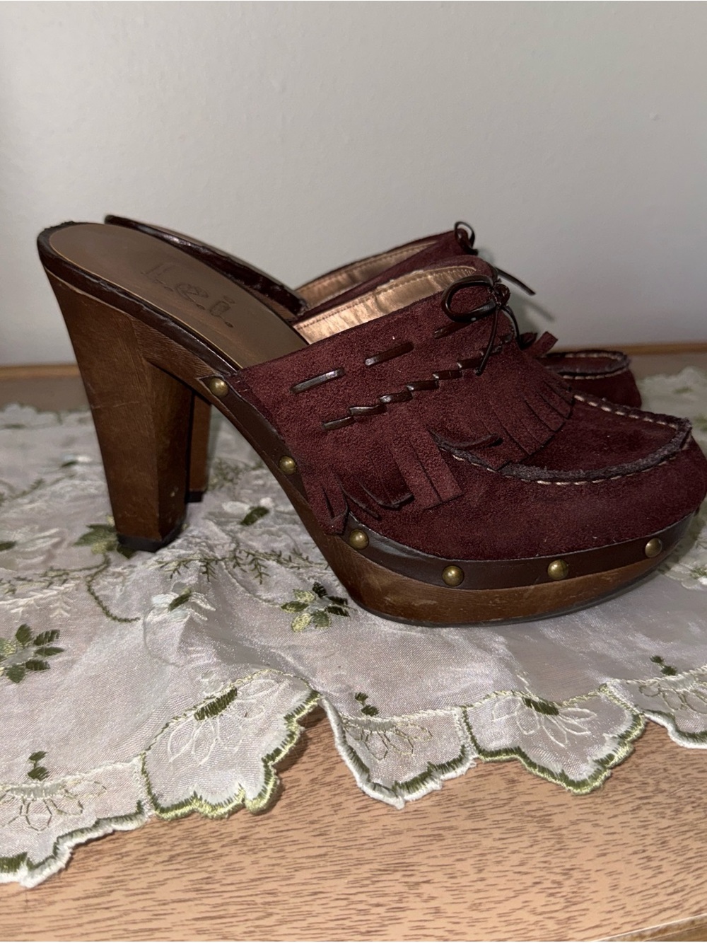 VINTAGE Y2K lei Brown Suede Fringe Clog Mules